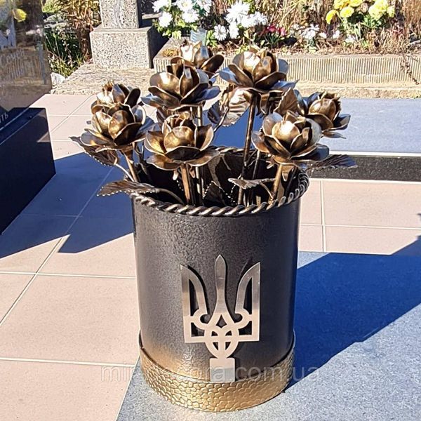 Вазон кований на пам'ять захиснику круглий з хрестом чорно-золотий (2455215611) Крест, розы золото 10 шт. фото