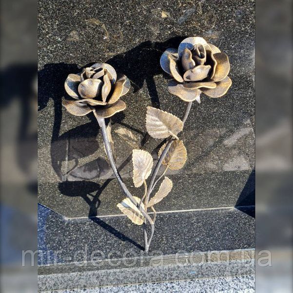 Ковані троянди воїну ЗСУ (2 шт.) бронзові з патиною (2095209166) Нежная пара роз фото